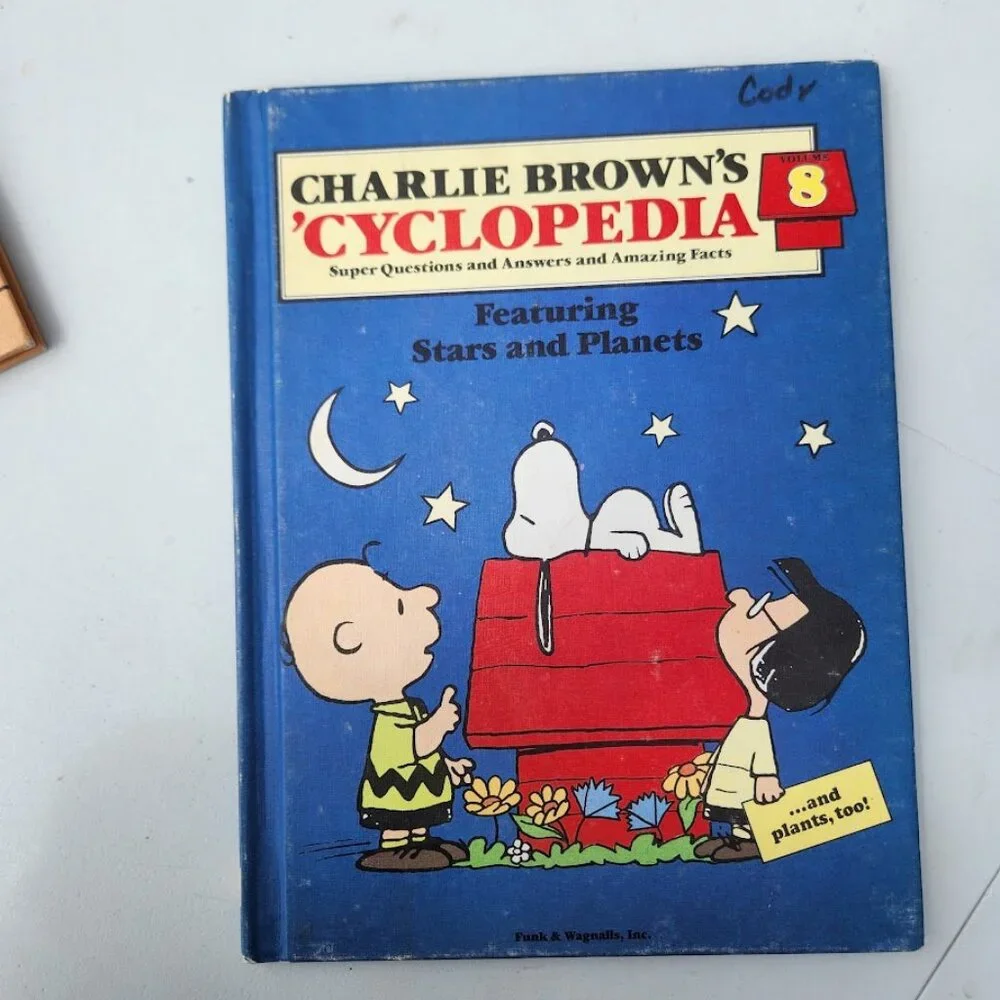 Charlie Brown's Cyclopeida Snoopy Encyclopedia Stars Planets Animals Dinosaurs V